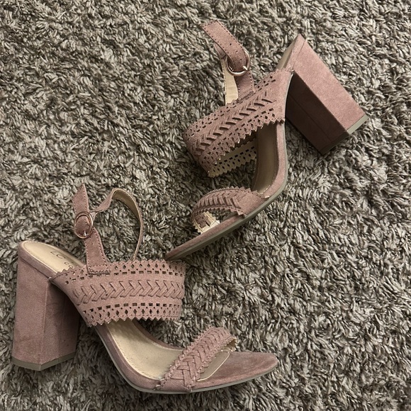 LC Lauren Conrad Stresuel laser cut block heels Never Worn No Box New - Picture 2 of 5